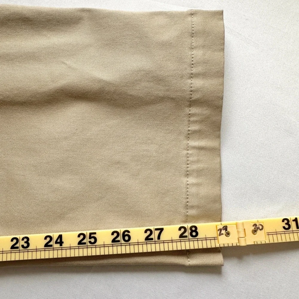 NWT‎ Banana Republic Straight Fit Khaki Pants Mens 33x30 Water Repellent Classic